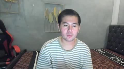 Snapshot of creamynow chatting on 12/07/24, 01:40 BareCreamyCum online show from 12/07/24, 01:40