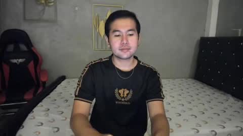 Snapshot of creamynow chatting on 12/19/24, 03:52 BareCreamyCum online show from 12/19/24, 03:52