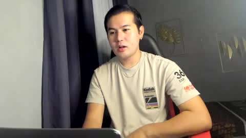 Snapshot of creamynow chatting on 12/24/24, 09:17 BareCreamyCum online show from 12/24/24, 09:17