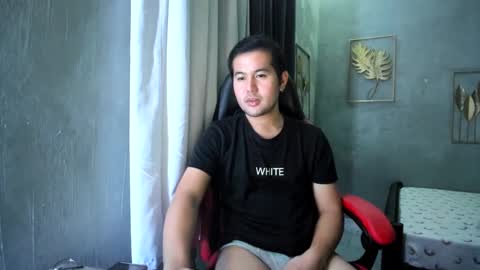 Snapshot of creamynow chatting on 01/06/25, 02:25 BareCreamyCum online show from 01/06/25, 02:25