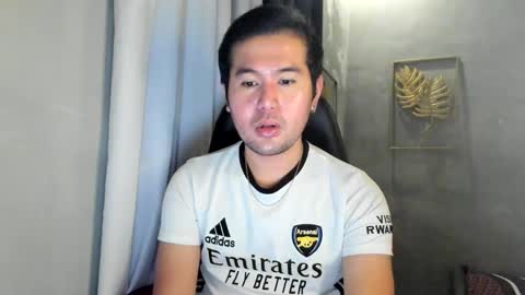 Snapshot of creamynow chatting on 01/08/25, 12:17 BareCreamyCum online show from 01/08/25, 12:17