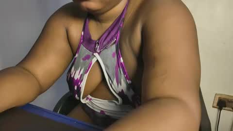 creamyposh1 online show from 12/16/25, 04:28