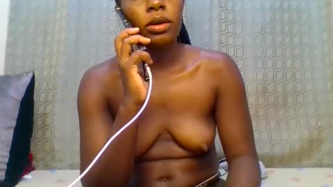 Snapshot of creamypussy15 chatting on 02/11/26, 10:42 MARY online show from 02/11/26, 10:42