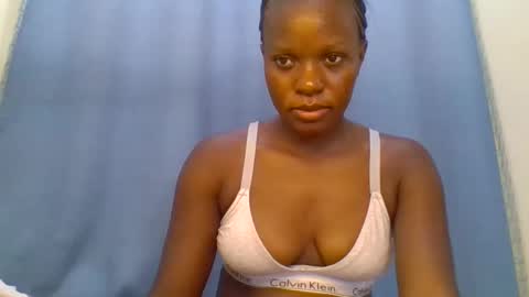 Snapshot of creamypussy15 chatting on 02/27/26, 05:02 MARY online show from 02/27/26, 05:02