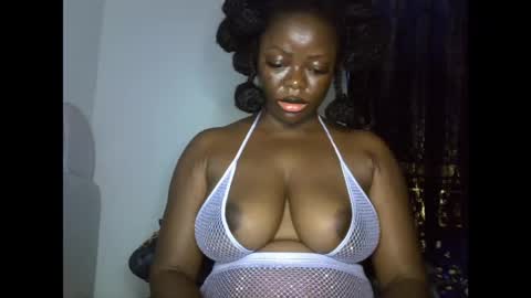 Snapshot of creamypussyxx chatting on 06/03/26, 04:56 creamypussyxx online show from 06/03/26, 04:56