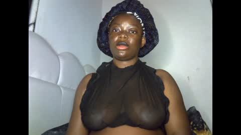 Snapshot of creamypussyxx chatting on 06/13/26, 08:29 creamypussyxx online show from 06/13/26, 08:29