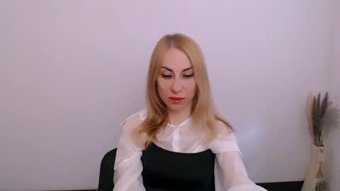 Lera online show from 04/25/26, 12:52