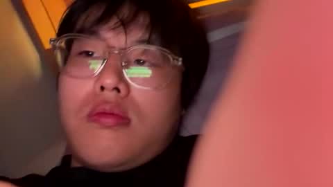 creativekwon01 online show from 11/30/25, 08:13