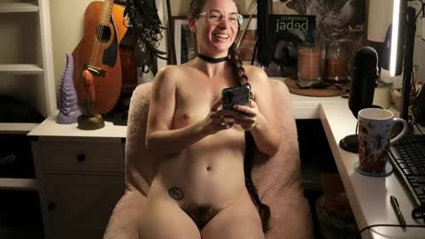 Creature Marie online show from 12/05/25, 01:20