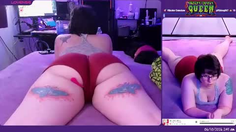 Snapshot of creepycrawlyqueen chatting on 06/10/26, 06:45 Amethyst online show from 06/10/26, 06:45