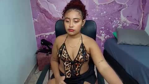 crespa_latin_ online show from 11/24/25, 09:03