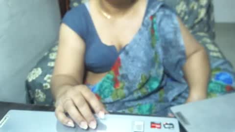 Snapshot of crezybhabihot chatting on 01/13/25, 09:52 Sonika69 online show from 01/13/25, 09:52