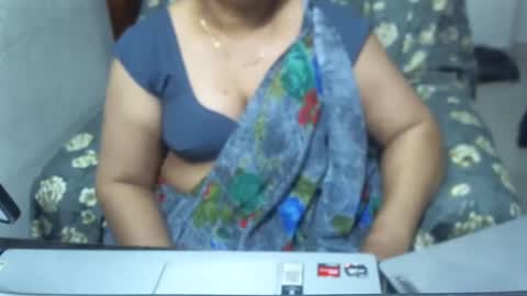 Snapshot of crezybhabihot chatting on 01/14/25, 09:51 Sonika69 online show from 01/14/25, 09:51