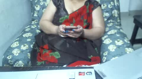 Snapshot of crezybhabihot chatting on 02/24/25, 08:36 Sonika69 online show from 02/24/25, 08:36