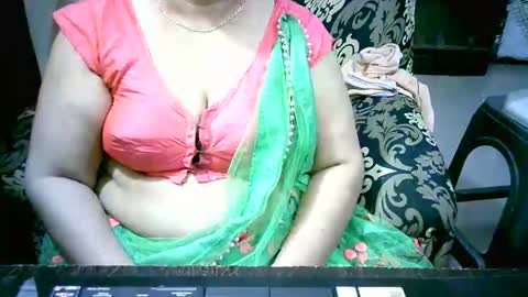 Snapshot of crezybhabihot chatting on 10/05/25, 05:55 Sonika69 online show from 10/05/25, 05:55
