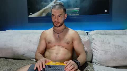 CRHISTIAN online show from 10/31/25, 04:02