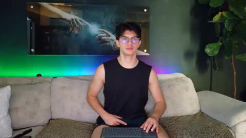 CRHISTIAN online show from 04/21/26, 03:17