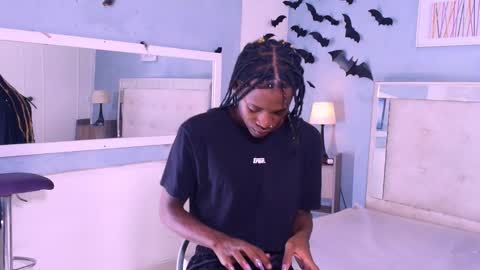 CriisBrown  online show from 11/04/25, 06:29