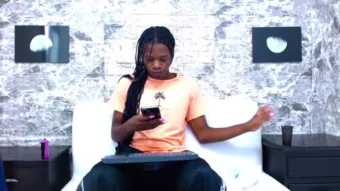 CriisBrown  online show from 11/26/25, 11:11