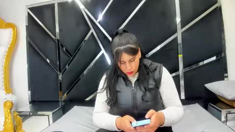 Snapshot of criistaal__ chatting on 05/24/26, 03:11 Criistaal online show from 05/24/26, 03:11