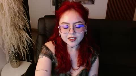 Snapshot of crimson_tati chatting on 12/29/24, 06:14 Tatiana online show from 12/29/24, 06:14