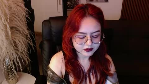Snapshot of crimson_tati chatting on 01/22/25, 10:07 Tatiana online show from 01/22/25, 10:07