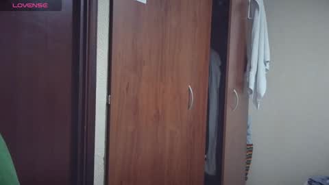 cris2428 online show from 01/15/26, 02:49