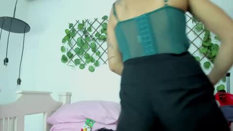 cris_dulce online show from 04/18/26, 08:31