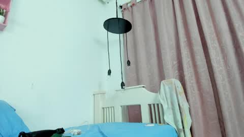 cris_dulce online show from 04/19/26, 06:10