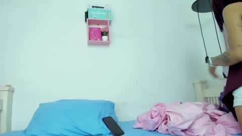 cris_dulce online show from 04/22/26, 08:10