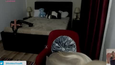 Snapshot of cris_tinne chatting on 01/13/26, 04:23 cris_tinne online show from 01/13/26, 04:23