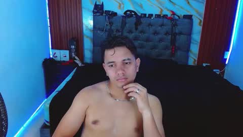 Snapshot of crisandmery chatting on 11/30/25, 02:26 CRISANDMERY online show from 11/30/25, 02:26