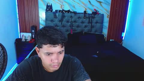 Snapshot of crisandmery chatting on 12/02/25, 02:39 CRISANDMERY online show from 12/02/25, 02:39