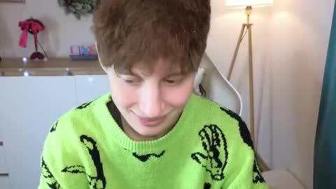 Snapshot of crisp1n chatting on 01/15/26, 01:16 Chris online show from 01/15/26, 01:16