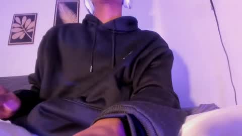 criss_zuri online show from 04/22/26, 11:45