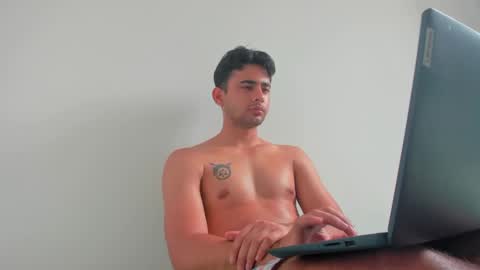 Snapshot of crissblack1 chatting on 02/15/25, 02:22 crissblack1 online show from 02/15/25, 02:22