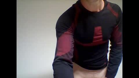 Snapshot of crissstrokesxxx chatting on 09/29/25, 07:13 Criss online show from 09/29/25, 07:13