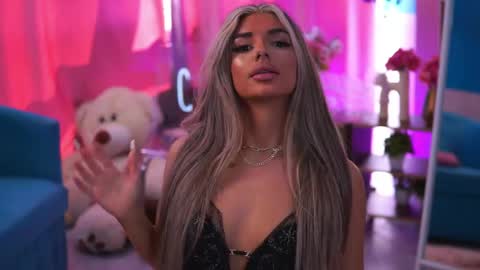 Crissy online show from 04/17/26, 09:56