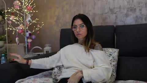 Snapshot of crissy_love chatting on 01/19/25, 06:10 crissy_love online show from 01/19/25, 06:10
