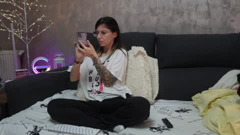 Snapshot of crissy_love chatting on 02/06/25, 11:37 crissy_love online show from 02/06/25, 11:37
