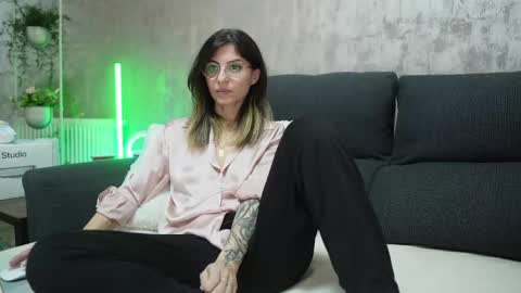 Snapshot of crissy_love chatting on 02/08/25, 09:46 crissy_love online show from 02/08/25, 09:46