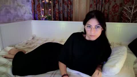 Snapshot of crissy_love chatting on 09/08/25, 08:19 crissy_love online show from 09/08/25, 08:19