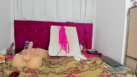 Snapshot of cristal_18xxx chatting on 02/08/25, 10:29 Cristal online show from 02/08/25, 10:29