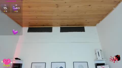 Snapshot of cristal__hot_1 chatting on 03/04/25, 10:57 Cristal online show from 03/04/25, 10:57