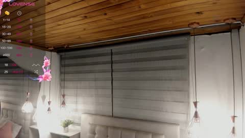 Snapshot of cristal__hot_1 chatting on 10/19/25, 04:02 Cristal online show from 10/19/25, 04:02