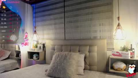 Snapshot of cristal__hot_1 chatting on 10/27/25, 04:05 Cristal online show from 10/27/25, 04:05