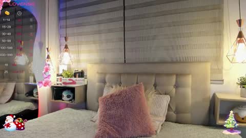 Snapshot of cristal__hot_1 chatting on 12/16/25, 04:39 Cristal online show from 12/16/25, 04:39