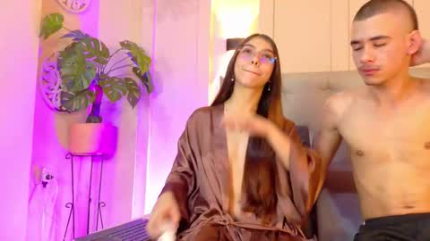 Snapshot of cristal_antoni chatting on 11/15/25, 08:44 cristal_antoni online show from 11/15/25, 08:44