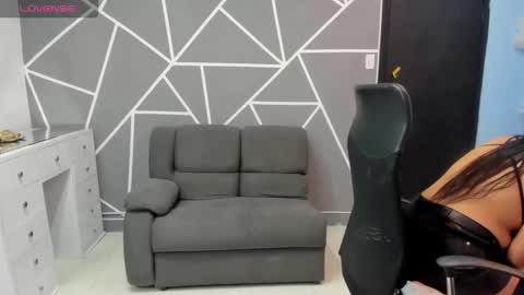 Snapshot of cristal_bobs chatting on 11/28/25, 04:48 Cristal online show from 11/28/25, 04:48