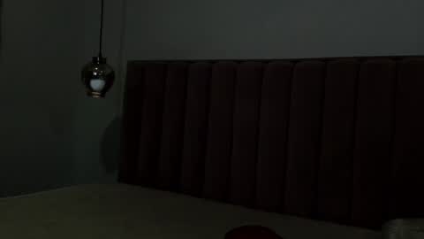 Snapshot of cristal_bons chatting on 01/17/25, 05:11 Cristal online show from 01/17/25, 05:11